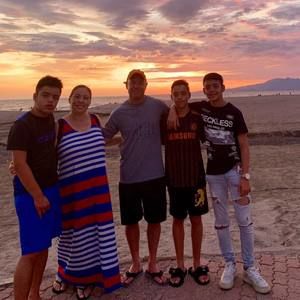 Meet your Posher, Mirella